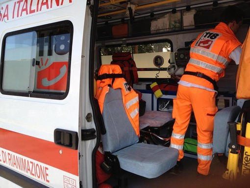 ingresso ospedale o ambulanza in azione