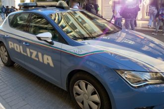Arresto ufficio postale Taranto, polizia interviene per fermare uomo violento
