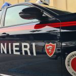 Carabinieri a Maruggio durante arresto per maltrattamenti
