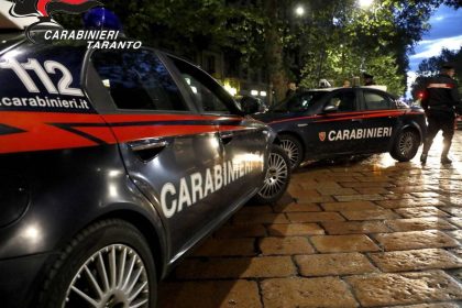 Pattuglia dei Carabinieri durante i controlli antidroga a Taranto