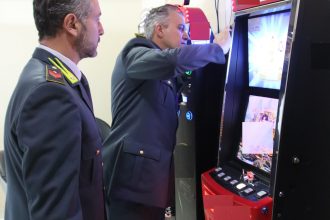 sequestro slot machine illegali da parte della Guardia di Finanza a Taranto