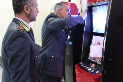 sequestro slot machine illegali da parte della Guardia di Finanza a Taranto