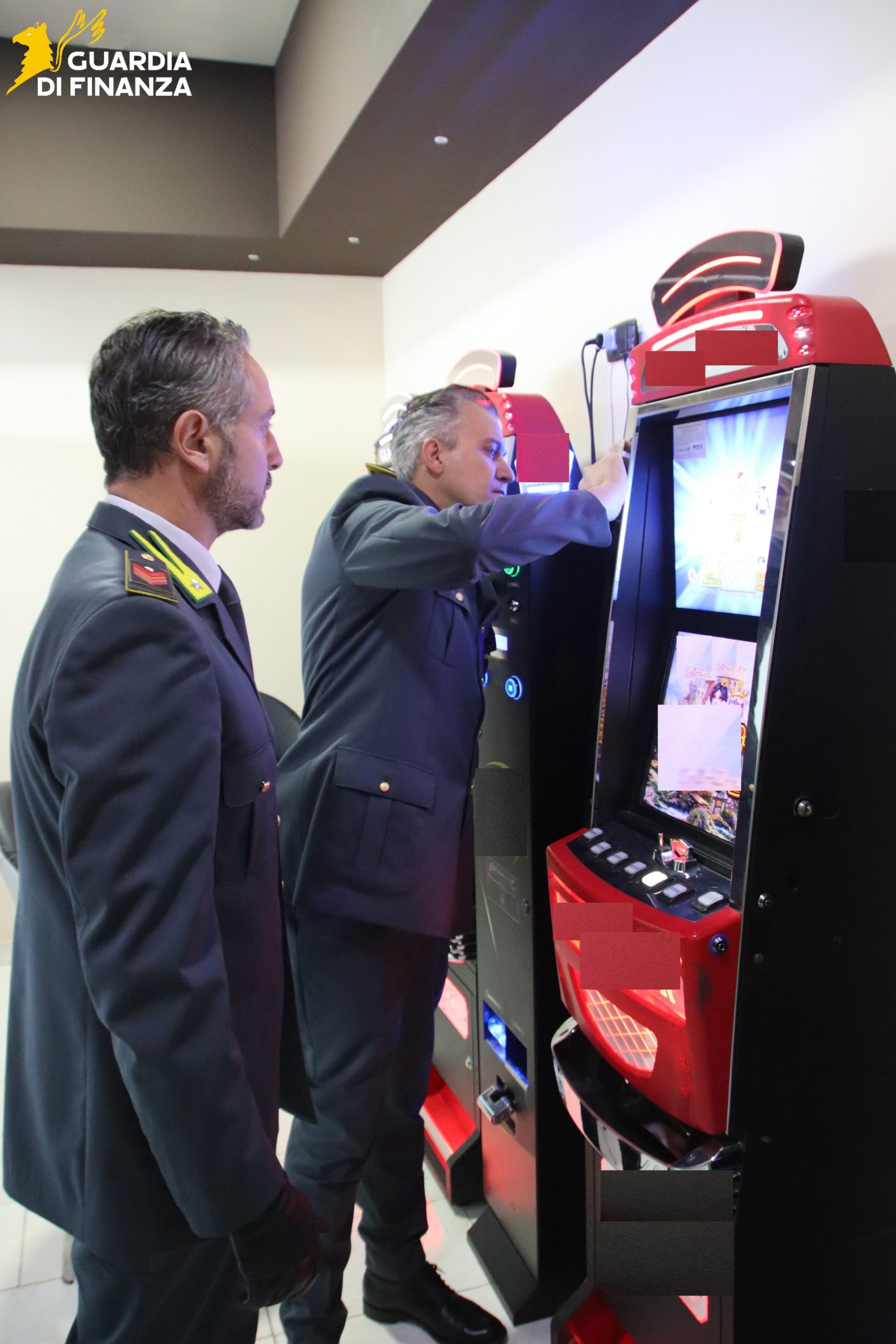 sequestro slot machine illegali da parte della Guardia di Finanza a Taranto