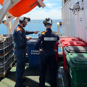 Controlli ambientali su mercantile sanzionato al Porto di Taranto"