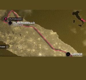 Giro d’Italia 2025 in Puglia: ciclisti attraversano Alberobello e Lecce