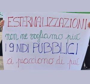 Ingresso di un asilo nido comunale che rappresenta i servizi educativi pubblici a Taranto