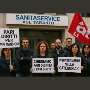 Operatori CUP durante la protesta Sanitaservice Taranto per pari diritti