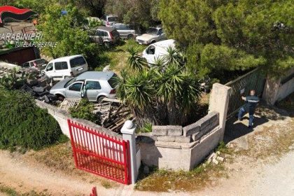 Sequestrate discariche abusive di auto a Manduria durante i controlli dei Carabinieri Forestali