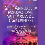 Carabinieri durante la cerimonia del 211° anniversario dell’Arma in Piazza Garibaldi a Taranto.