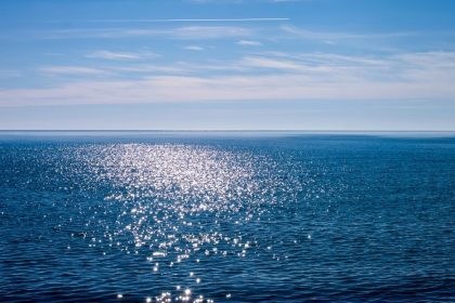 Motovedette in azione durante le ricerche dei tre uomini dispersi in mare a Taranto