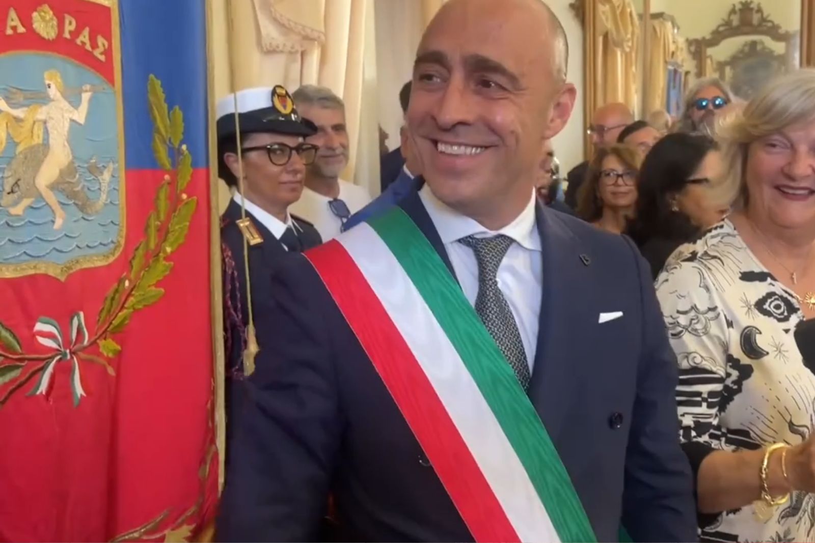 Sindaco Bitetti durante le consultazioni per le elezioni comunali 2025 a Taranto