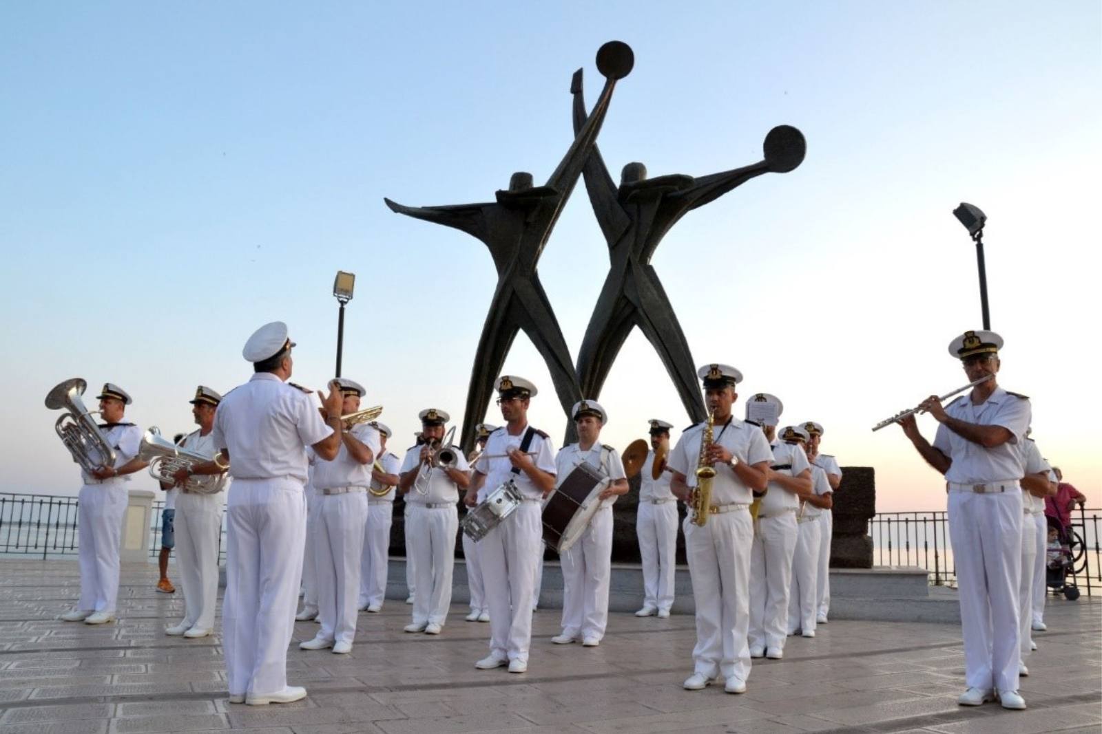 fanfara della Marina Militare alla Festa della Musica 2025 a Taranto