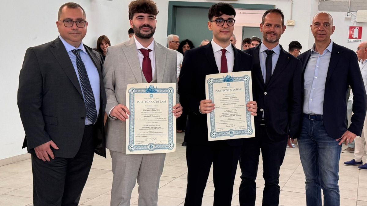 Cerimonia laurea P-Tech Taranto con studenti in Ingegneria Informatica