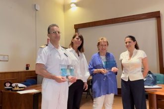 Premio alla Guardia Costiera di Taranto durante il workshop Un mare di legalità