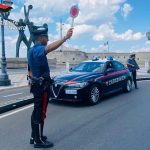 Carabinieri durante controlli a tappeto nel Tarantino