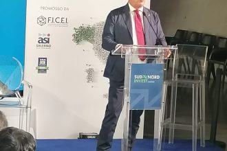 veduta dello stabilimento ex Ilva durante la transizione ecologica a Taranto