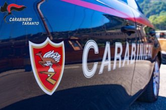 Carabinieri a Palagiano dopo arresto uomo per maltrattamenti contro la moglie