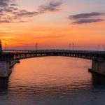 Veduta del Mar Grande durante le indagini sugli odori molesti a Taranto