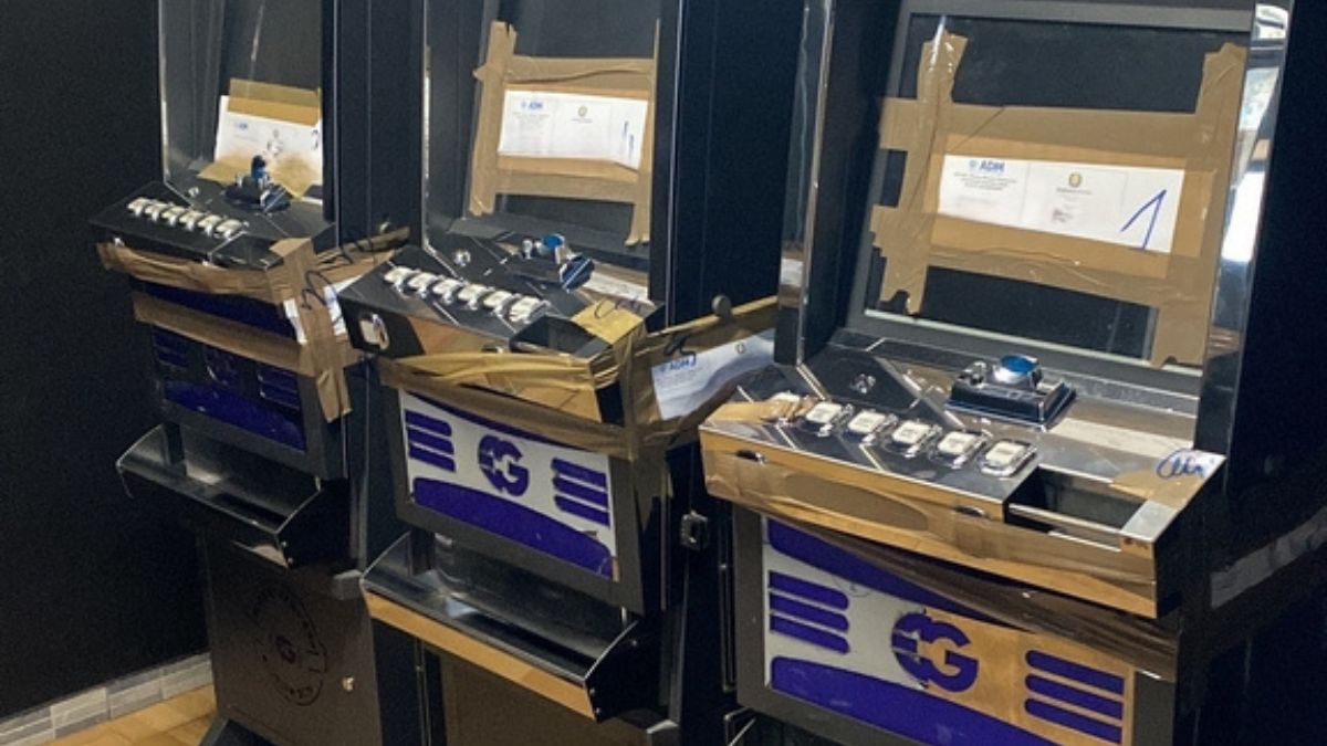 Sequestro apparecchi da gioco e contrasto al gioco illegale a Taranto.
