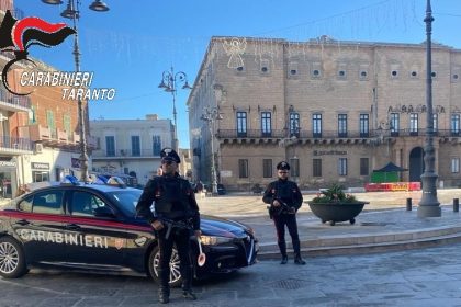 controlli dei Carabinieri a Manduria durante operazione antidroga