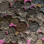 vendita di monete antiche e indagine per persecuzione a Taranto