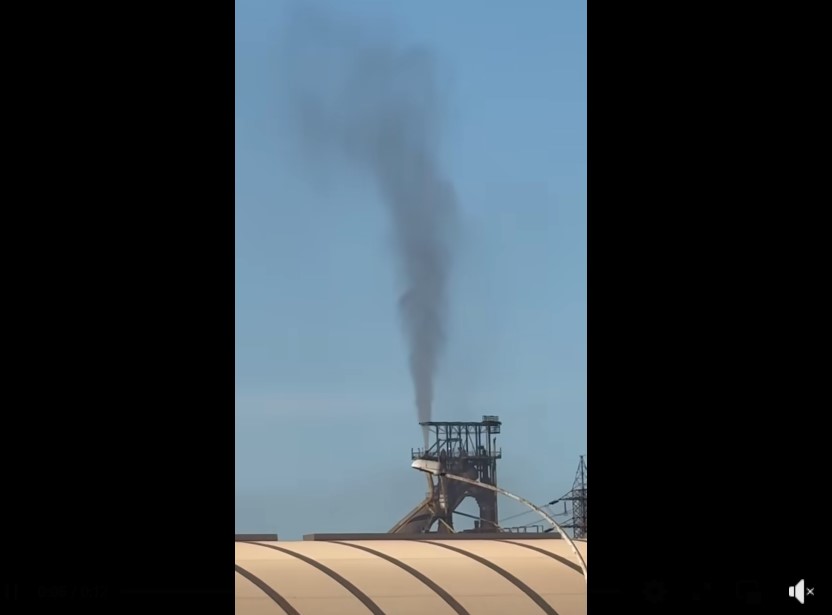 emissioni industriali a Taranto durante la riaccensione dell’impianto