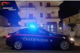 controllo carabinieri con hashish in auto sequestrato