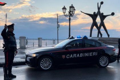 carabinieri durante controlli straordinari a Taranto nell’operazione Alto Impatto