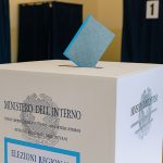 affluenza elettorale in Puglia seggio elettorale Taranto