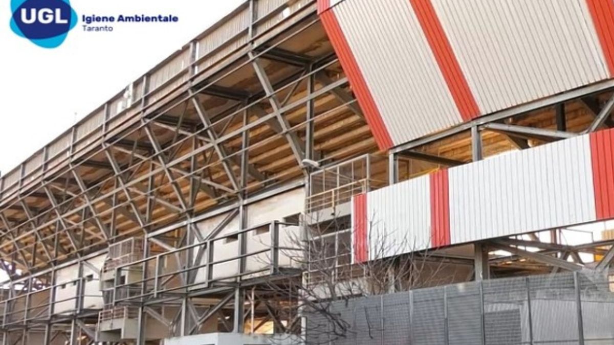 lavoratori stadio Taranto in attesa di incarico