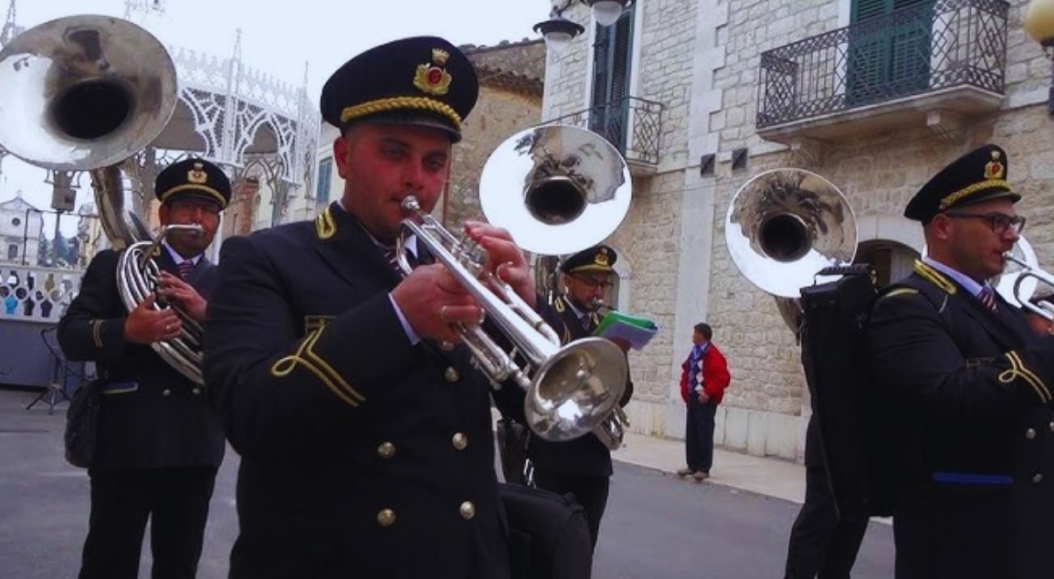 Bande cittadine in tour per il Natale nelle scuole di Taranto