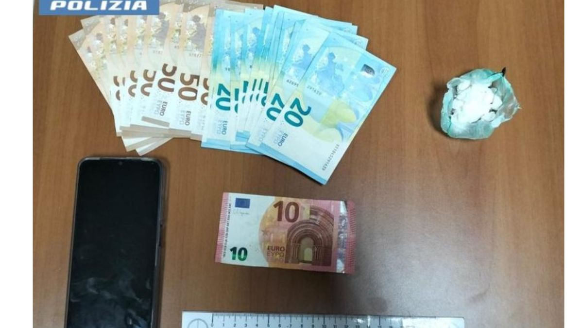 Controlli di polizia per detenzione di cocaina a Taranto