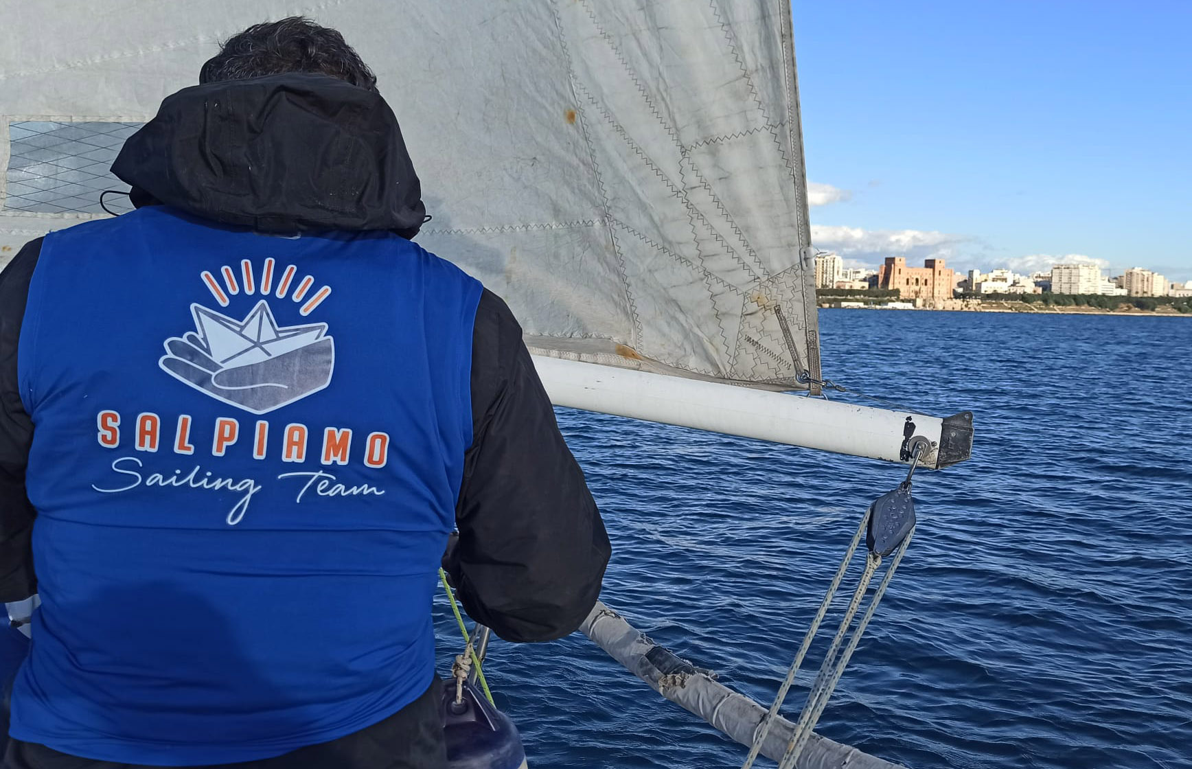 Vele per la Vita a Taranto: pazienti oncologici impegnati in un’uscita in barca a vela