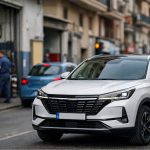 Auto cinesi a Taranto: SUV moderno in città, officine locali pronte alla nuova sfida tecnologica