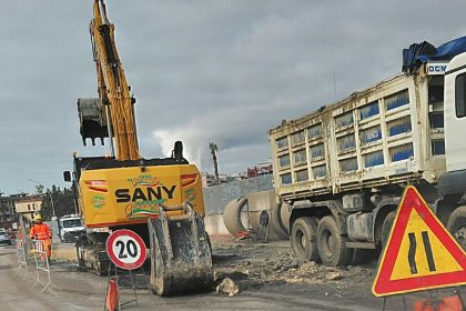 Taranto, rione Salinella: cantieri stradali. Immagine puramente figurativa