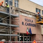 Immagine creata per illustrare i lavori di manutenzione straordinaria alla scuola “R. Carrieri” di Taranto.